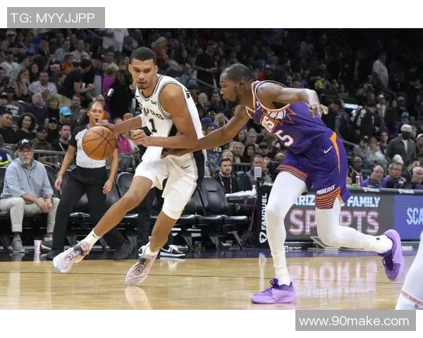 文班亚马新赛季表现抢眼场均20分10篮板3盖帽领跑新秀榜单