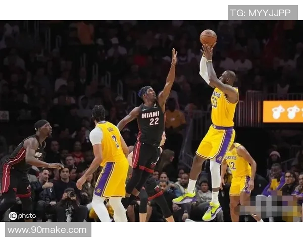 湖人队与热火队2018年11月19日精彩对决回顾与赛后分析