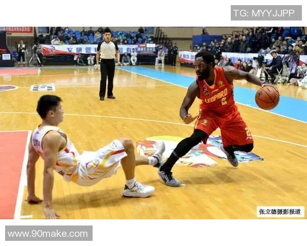 CBA深圳对江苏精彩比赛录像回放全程回顾与分析 CBA深圳对江苏精彩比赛录像回放全程回顾与分析