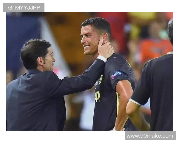 球迷冲进场内抢C罗球衣引发欧冠赛场奇葩事件