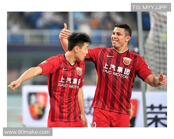 上港与恒大球迷激情对决球场内外的热血与情感交融 上港与恒大球迷激情对决球场内外的热血与情感交融