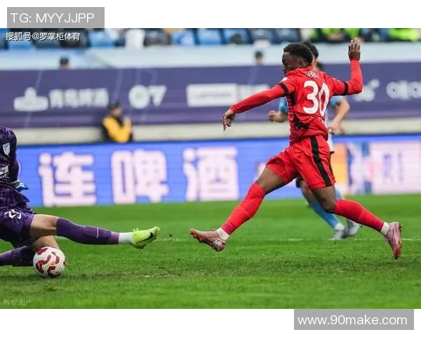 上海上港与墨尔本激战正酣比分揭晓引发球迷热议 上海上港与墨尔本激战正酣比分揭晓引发球迷热议