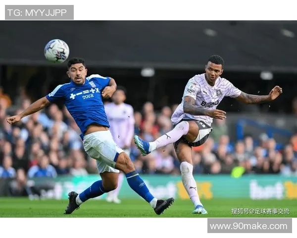 莱切与卡利亚里比赛因故推迟球迷期待新赛程安排