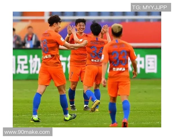 鲁能与国安激战正酣球球为胜利拼尽全力展现精彩表现